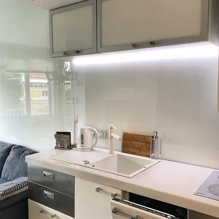 Luxury Sea View Bulldog Place Апартаменты